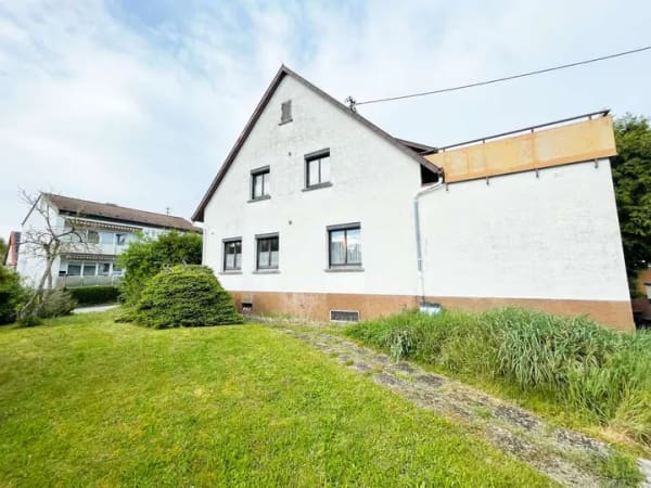 Immobilie in Bondorf - Viel Platz für Ihre Ideen: Großzügiges Einfamilienhaus in Bondorf - Bild 1