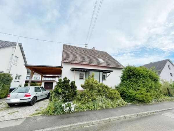 Immobilie in Bondorf - Viel Platz für Ihre Ideen: Großzügiges Einfamilienhaus in Bondorf - Bild 3