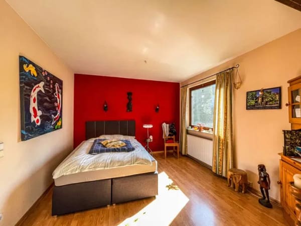 Immobilie in Langenhagen - Ruhig wohnen, großzügig leben – Zweifamilienhaus mit viel Potenzial - Bild 2