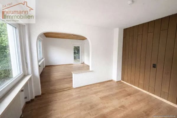 Immobilie in Waldbreitbach - Einfamilienhaus mit Terrasse, Garage und viel Gestaltungsspielraum in Waldbreitbach - Bild 4