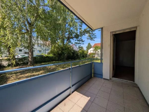 Immobilie in Kernen im Remstal - Charmante 3-Zimmer-EG-Wohnung mit 2 Balkonen & XL-Keller + Kaufoption der Nachbarwohnung für Mehrgen - Bild 0