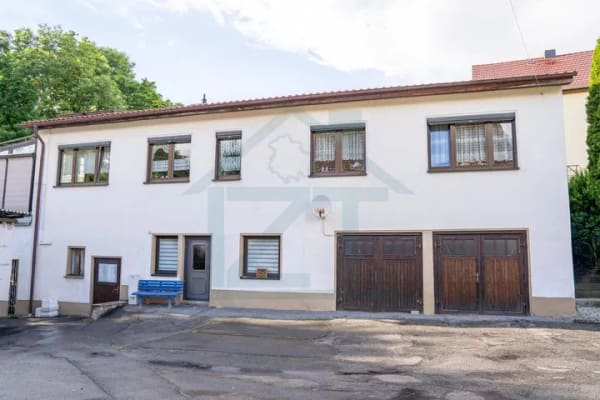 Immobilie in Miesitz - Wohnen auf einer Ebene! Haupthaus mit Wintergarten, 3 Garagen & riesiges Grundstück - Bild 2