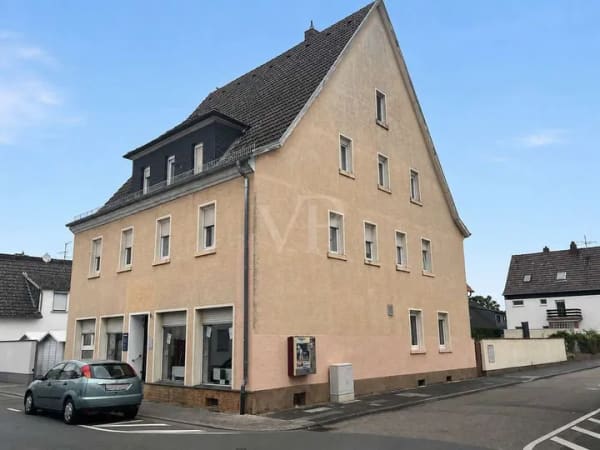 Immobilie in Griesheim - Solides MFH mit Seitengebäude und Doppelgarage - Bild 0