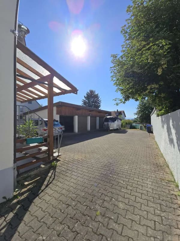 Immobilie in Endingen - Charmante 4-Zimmerwohnung mit Gartenanteil und Garagenstellplatz am Kaiserstuhl - Bild 0