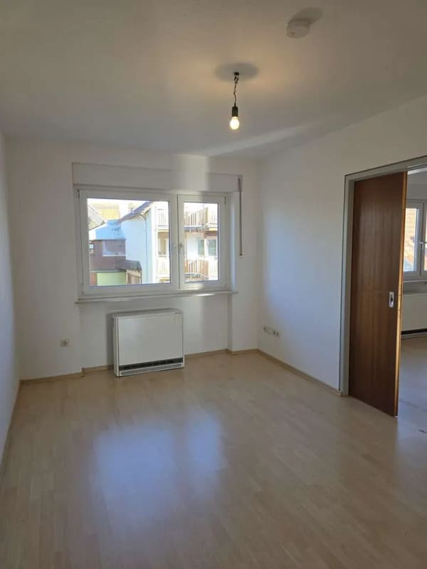 Immobilie in Endingen - Charmante 4-Zimmerwohnung mit Gartenanteil und Garagenstellplatz am Kaiserstuhl - Bild 4