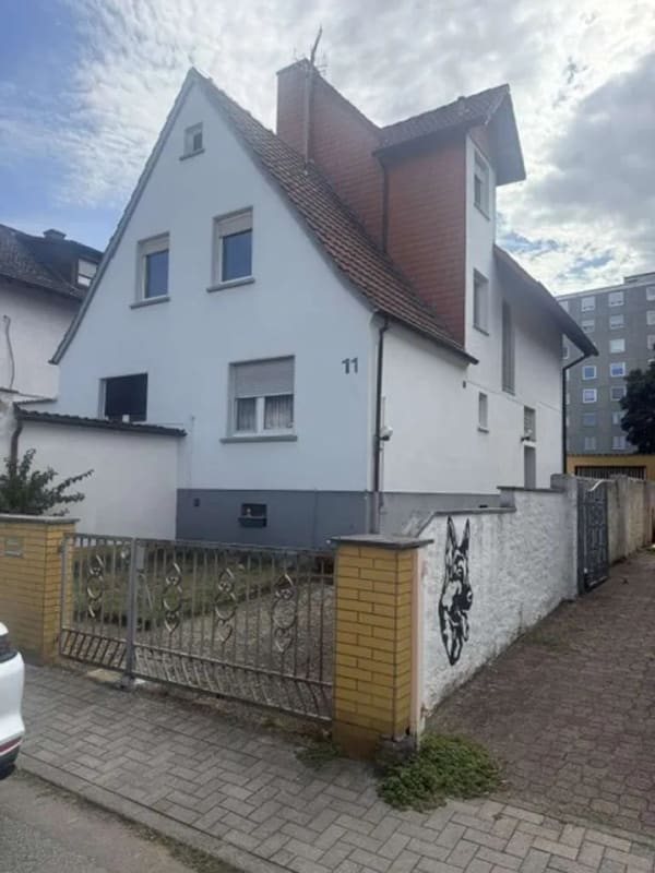Immobilie in Rodenbach - Geräumiges Zweifamilienhaus mit 202 m² Wfl., Garage und Brunnen in ruhiger Wohnlage - Bild 0