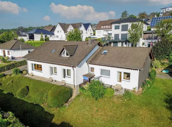 Immobilie in Olpe - Großzügiges Wohnhaus mit Einliegerwohnung in Rüblinghausen! - Bild 0