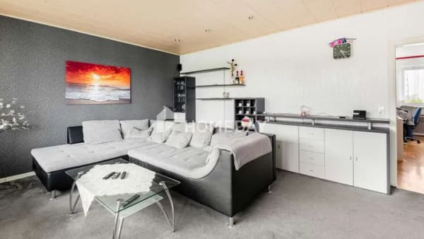 Immobilie in Idstein - Großzügiges Wohnen über den Dächern von Idstein – 6 Zimmer, Südbalkon & traumhafter Fernblick - Bild 2