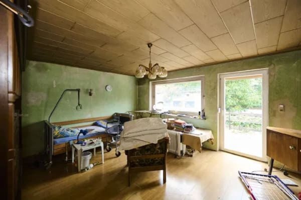Immobilie in Kirchroth - Sanierungsbedürftiges Einfamilienhaus mit Nebengebäude - Bild 4