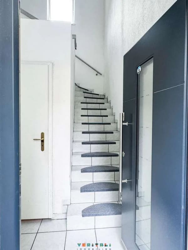 Immobilie in Nauheim - 165 m² auf drei Ebenen - das Raumgefühl eines Hauses, ganz ohne Gartenarbeit - Bild 2