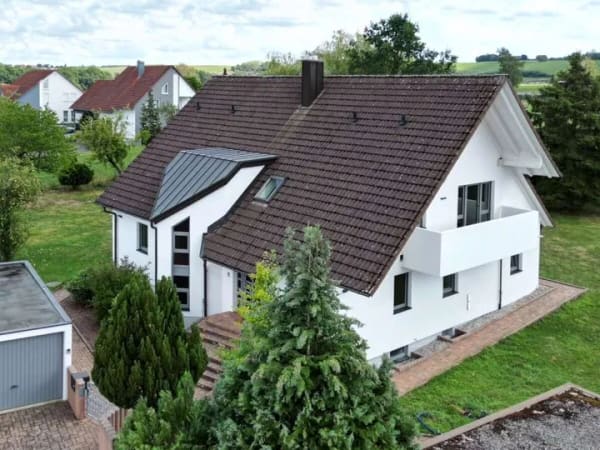 Immobilie in Kalchreuth - +++TOP RENOVIERTES EINFAMILIENHAUS MIT GROSSEM GARTEN IN HERRLICHER ORTSRANDLAGE IN KALCHREUTH+++ - Bild 0