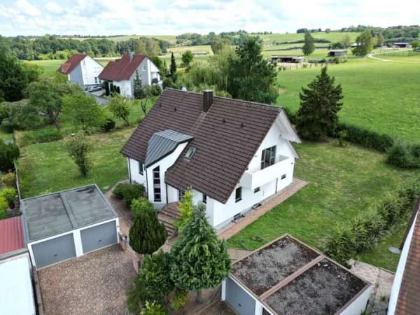 Immobilie in Kalchreuth - +++TOP RENOVIERTES EINFAMILIENHAUS MIT GROSSEM GARTEN IN HERRLICHER ORTSRANDLAGE IN KALCHREUTH+++ - Bild 1