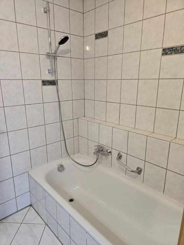 Immobilie in Gutenzell-Hürbel - Gut geschnittene 3-Zimmer-Wohnung mit Balkon, hochwererenoviert, STELLPLATZ INKL., Nähe Ochsenhausen - Bild 4