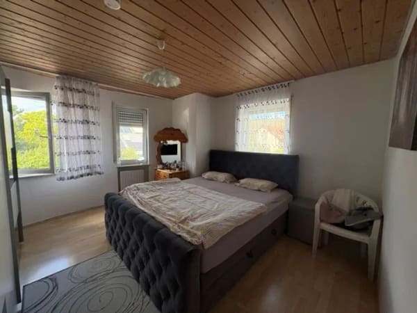 Immobilie in Breisach am Rhein - Kapitalanlage mit Perspektive: Helle 4-Zimmer-Wohnung mit Südbalkon
 - Bild 3