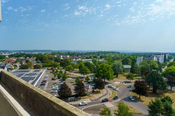 Immobilie in Singen (Hohentwiel) - 4,5-Zimmer-Wohnung mit Ausblick in Singen - Bild 0