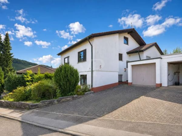 Immobilie in Beilstein - Flexible Wohnmöglichkeiten: Einfamilienhaus mit Einliegerwohnung und Südterrasse mit Ausblick - Bild 2