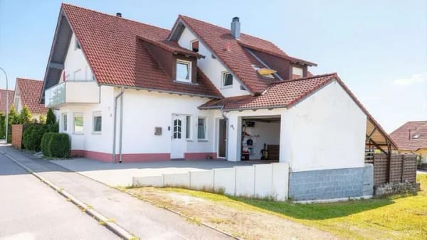 Immobilie in Gundelsheim - Großzügiges Zuhause mit besonderem Raumgefühl und viel Privatsphäre - FALC Immobilien - Bild 0