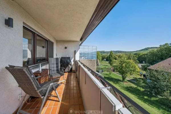 Immobilie in Abstatt - Gepflegtes Wohnen mit Naturblick – 3,5 Zimmer, Balkon, Garten und Garage - Bild 3