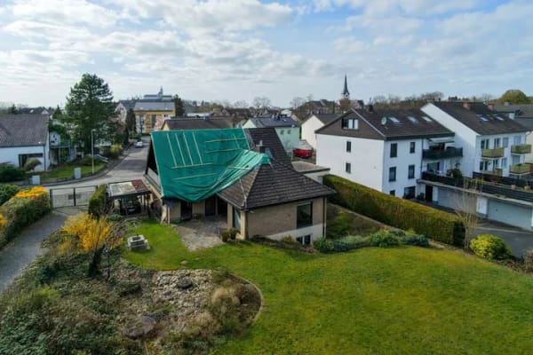 Immobilie in Siegburg - Sanierung oder Neubau: Großzügiges Einfamilienhaus auf 1.565 m² Grundstück in Siegburg-Wolsdorf - Bild 1