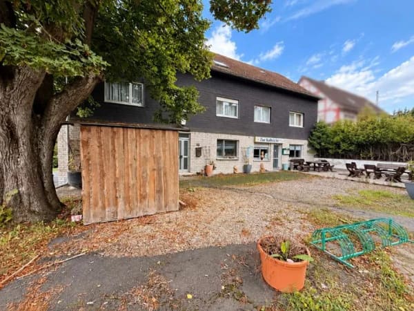 Immobilie in Haiger - Vielseitiges Wohn- und Geschäftshaus mit Gastronomie, Fremdenzimmern und großzügigem Grundstück - Bild 2