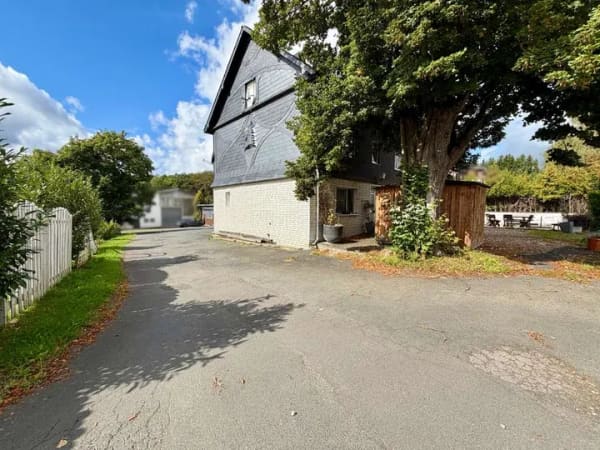 Immobilie in Haiger - Vielseitiges Wohn- und Geschäftshaus mit Gastronomie, Fremdenzimmern und großzügigem Grundstück - Bild 3