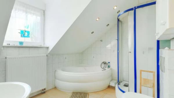 Immobilie in Hofstetten - Geräumige Doppelhaushälfte mit großzügigem Garten in ruhiger Lage in Hofstetten/Hagenheim - Bild 3