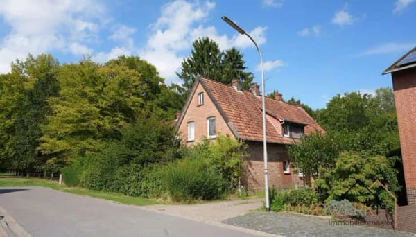 Immobilie in Pollhagen - Voll vermietetes 3-Familienhaus mit 5,83 % Bruttomietrendite und großem Grundstück in Pollhagen - Bild 0