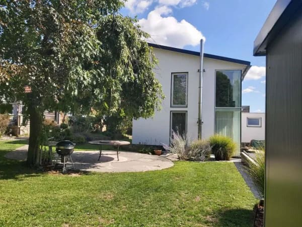 Immobilie in Buchdorf - Einfamilienhaus in Buchdorf mit Pool und Doppelgarage - Bild 0