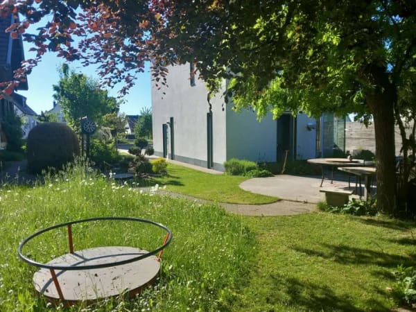 Immobilie in Buchdorf - Einfamilienhaus in Buchdorf mit Pool und Doppelgarage - Bild 1