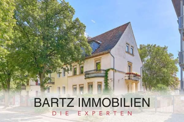 Immobilie in Neustadt an der Weinstraße - Doppelhaushälfte mit Altbaucharme auf 3 Etagen, großzügigem Raumangebot & Garten - Bild 0
