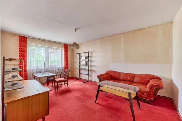 Immobilie in Dudenhofen - Zweifamilienhaus mit großzügigen Wohnbereichen & Garten - Bild 3