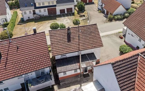 Immobilie in Meßstetten - Einfamilienhaus mit Nebengebäuden/Schuppen - Bild 4