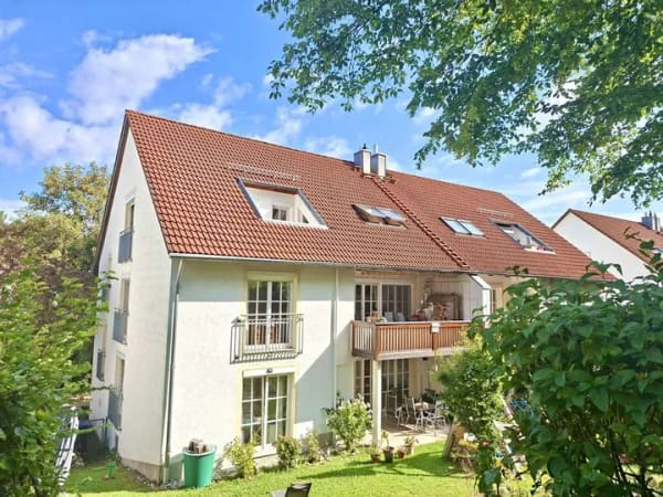 Immobilie in Aystetten - Außergewöhnliche Split-Level-DG-Whg. mit Loggia u. TG-Stellplatz! - Bild 0