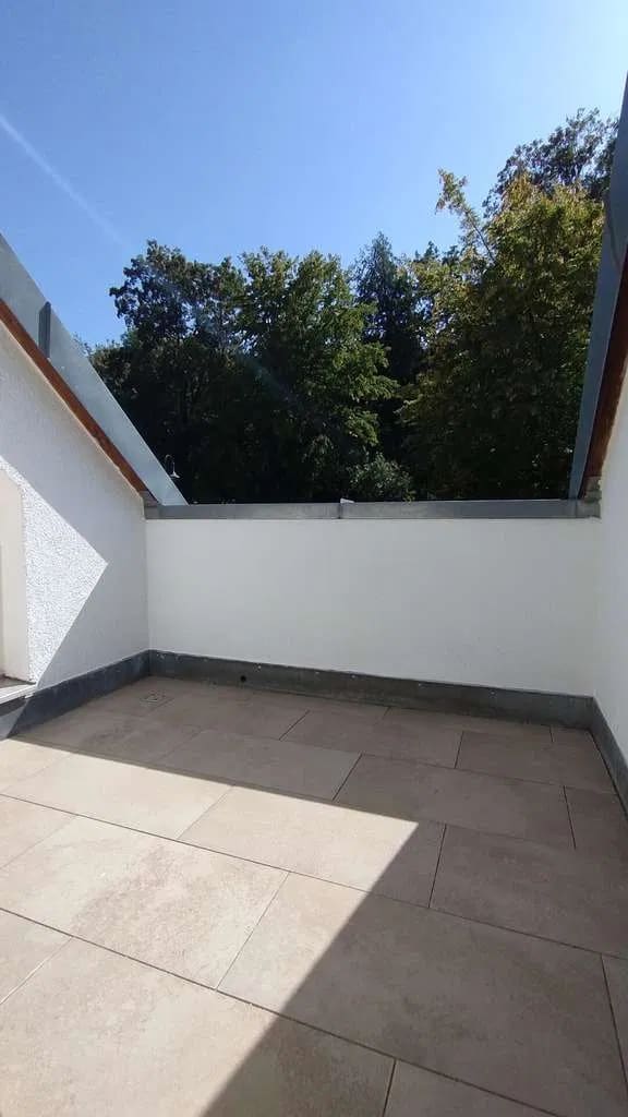 Immobilie in Aystetten - Außergewöhnliche Split-Level-DG-Whg. mit Loggia u. TG-Stellplatz! - Bild 2