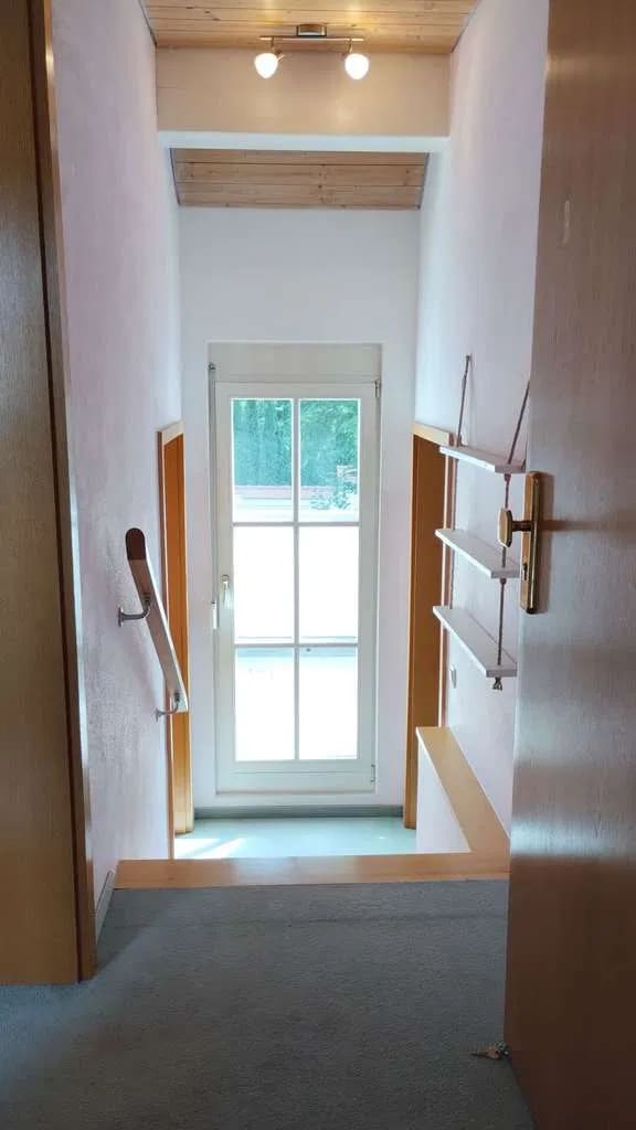 Immobilie in Aystetten - Außergewöhnliche Split-Level-DG-Whg. mit Loggia u. TG-Stellplatz! - Bild 3