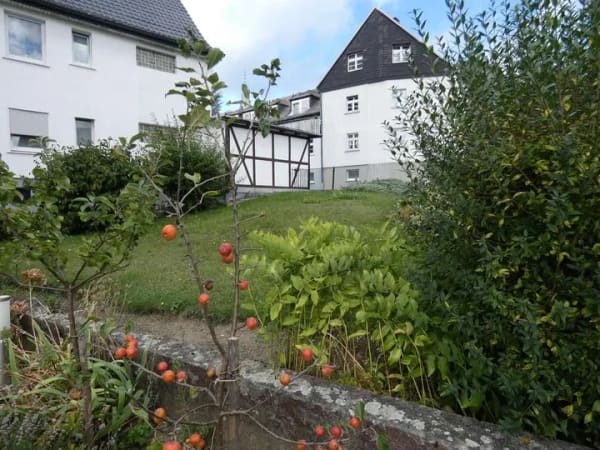Immobilie in Warstein - Mehrfamilienhaus mit Südlage und traumhaftem Ausblick - Bild 2