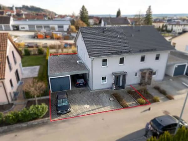 Immobilie in Buch - Platz für die ganze Familie – Doppelhaushälfte mit Garten, Terrasse und Garage in Buch - Bild 1