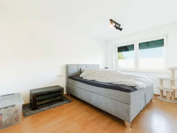 Immobilie in Friedrichshafen - Charmante Eigentumswohnung mit viel Licht, Balkon und TG-Stellplatz - Bild 1