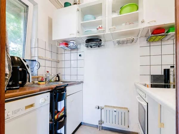 Immobilie in Friedrichshafen - Charmante Eigentumswohnung mit viel Licht, Balkon und TG-Stellplatz - Bild 2