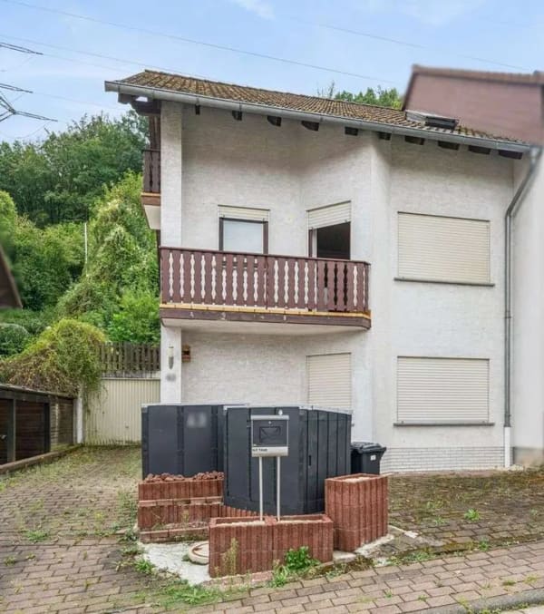 Immobilie in Gelnhausen - Für Familien: Doppelhaushälfte mit 150 m² Wohnfläche, Garage und verwunschenem Garten direkt am Wald - Bild 0