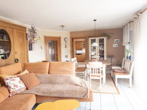 Immobilie in Asbach-Bäumenheim - Schöne 3-ZKB mit Balkon im 1.OG am Ortsrand von Asbach-Bäumenheim inkl. Stellplatz - Bild 0