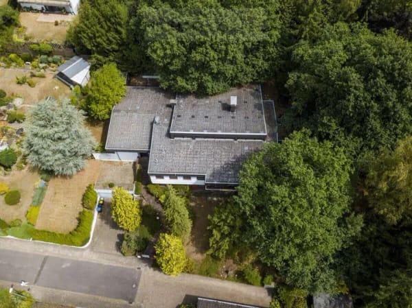 Immobilie in Schmelz - Exklusives Wohnen in bester Lage - Architektenhaus mit Wellnessbereich und großer Einliegerwohnung - Bild 2