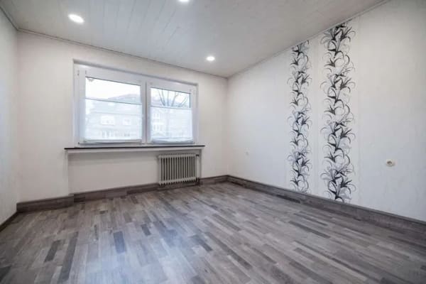 Immobilie in Zetel - Viel Platz für Familie & Ideen – Wohnhaus mit großem Grundstück und Baupotenzial - Bild 3