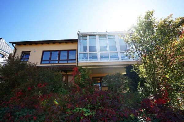 Immobilie in Veitshöchheim - Großzügig und komfortabel wohnen: Einfamilienhaus mit Wintergarten, Aufzug und herrlichem Ausblick - Bild 4