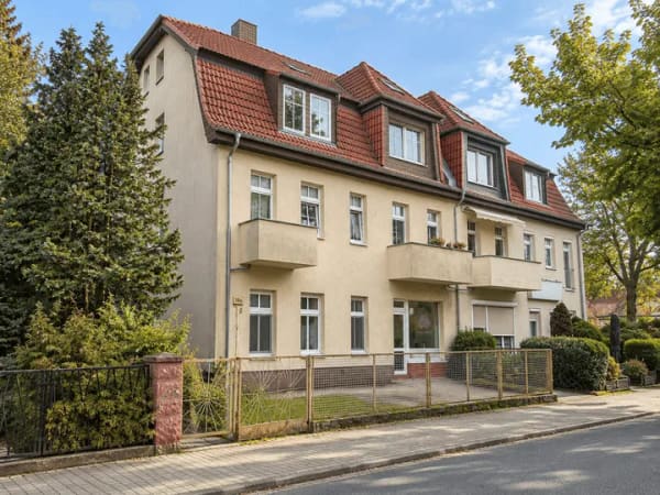 Immobilie in Strausberg - Voll vermietetes Wohnhaus: 4 Wohnungen + kleine Gewerbeeinheit in Strausberg - unweit vom Bahnhof - Bild 1