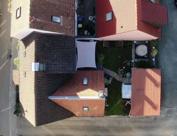 Immobilie in Uffenheim - Gepflegtes Einfamilienhaus mit liebevoll angelegtem Garten - Bild 2