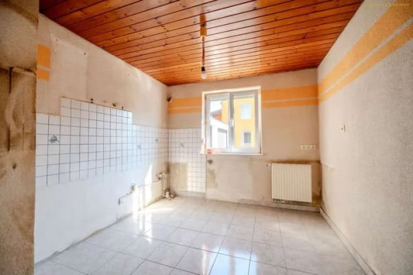Immobilie in Bad Saulgau - Viel Raum für neue Ideen – großzügiges Stadthaus mit Entwicklungspotenzial im Herzen von Bad Saulgau - Bild 3