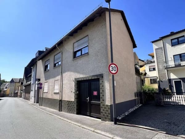 Immobilie in Kiedrich - Interessante Immobilie mit zwei separaten Wohneinheiten (Vorder- und Hinterhaus) in Kiedrich zu verk - Bild 0