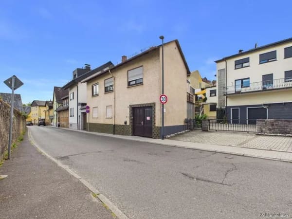 Immobilie in Kiedrich - Interessante Immobilie mit zwei separaten Wohneinheiten (Vorder- und Hinterhaus) in Kiedrich zu verk - Bild 1