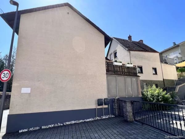 Immobilie in Kiedrich - Interessante Immobilie mit zwei separaten Wohneinheiten (Vorder- und Hinterhaus) in Kiedrich zu verk - Bild 3
